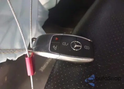 2020 Mercedes-Benz Glc 300 z USA, uszkodzony, nr VIN WDC0G8DBXLF719922